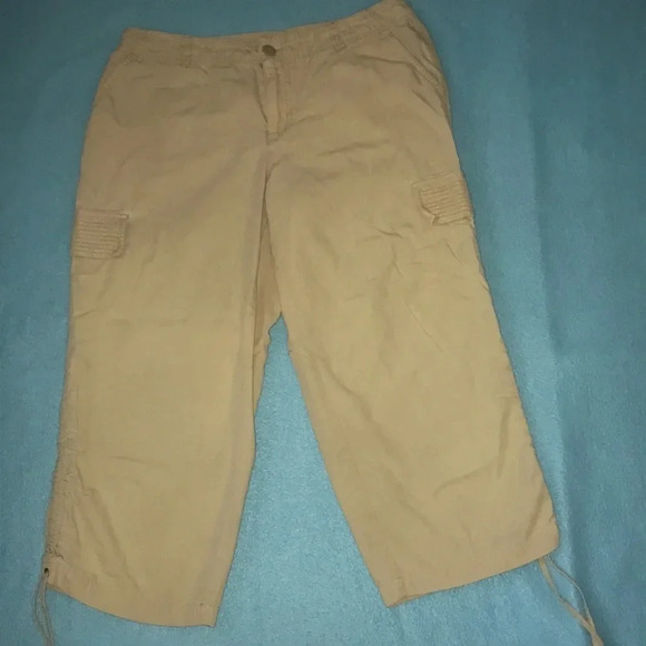 𝅺Allison Brittney Capri y2k cargo pants 100% cotton tiny flaw size 10 - Picture 1 of 9